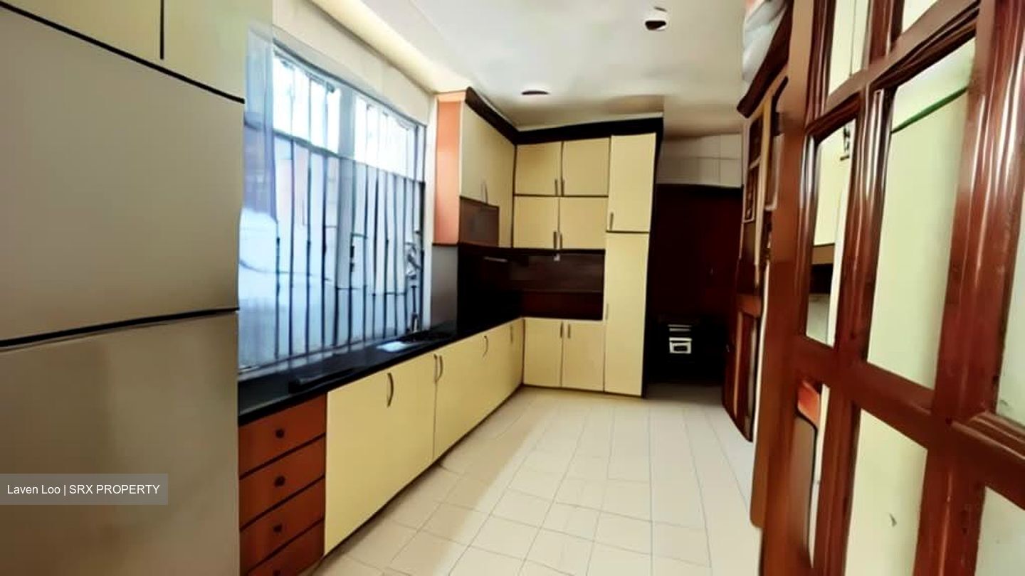 Sims Avenue East (D14), Semi-Detached #560582131